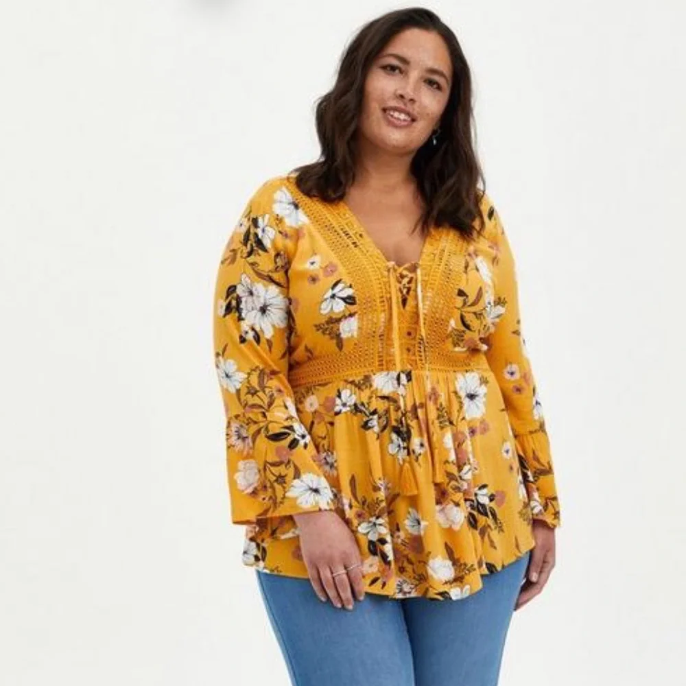 Torrid Plus Size‎ 1X Babydoll Gauze Crochet Trim Lace-Up Top